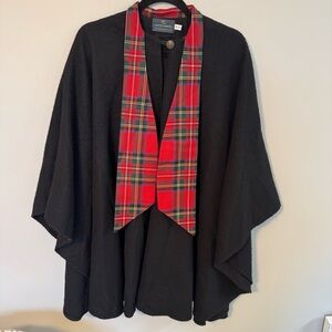 LOCHCARRON of SCOTLAND Women's Cape Black WOOL with Red Plaid Accent ONE SIZE